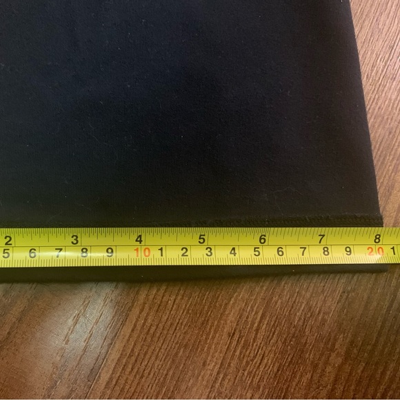 Lululemon Reversible Crop - Picture 10 of 13